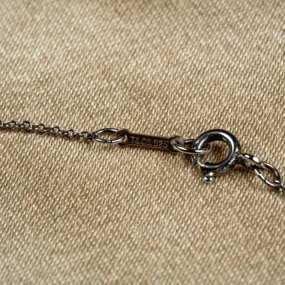 SOLD! Tiffany & Co Elsa Peretti Cross Pendant Necklace - Picture 4 of 5